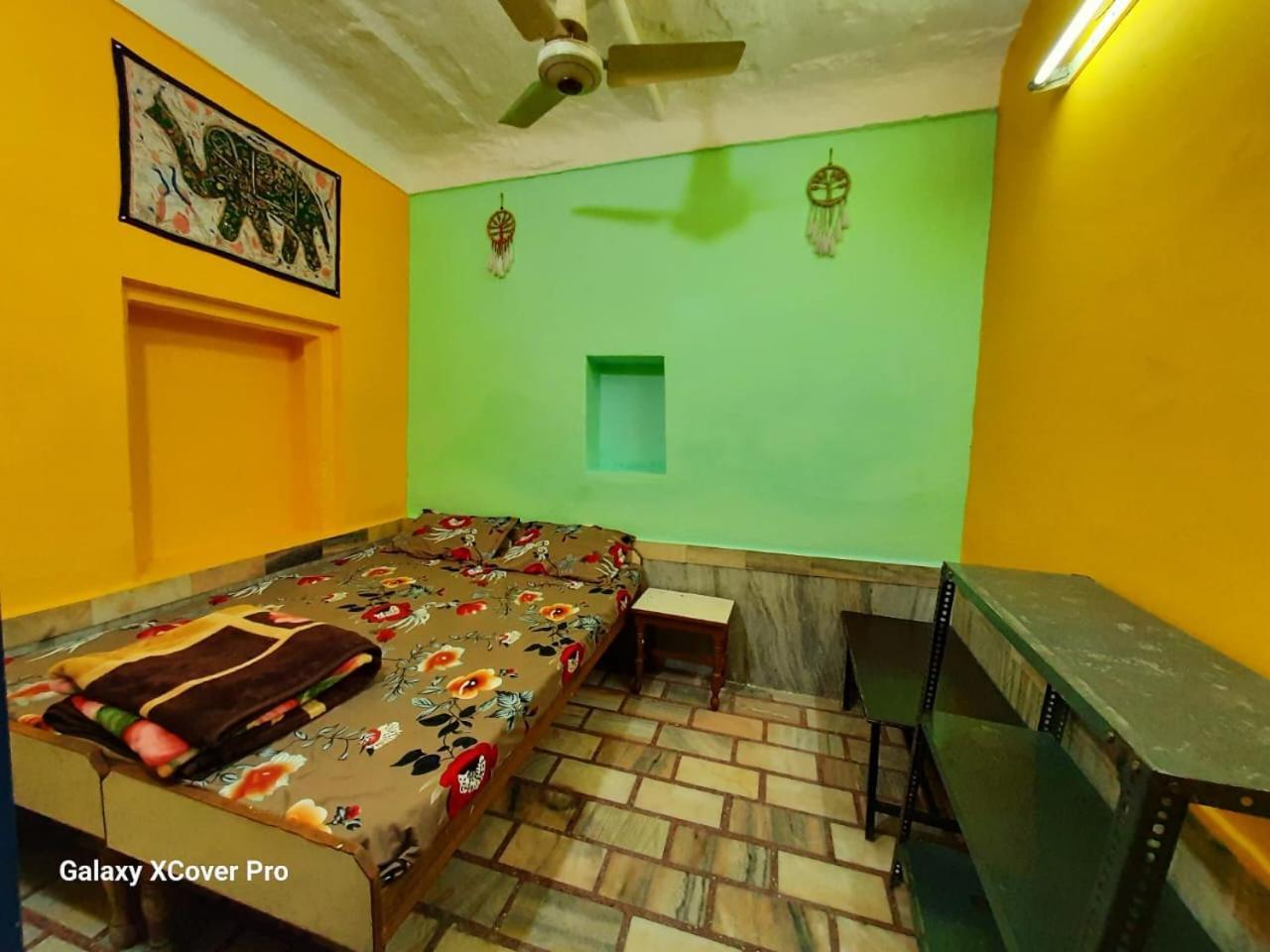 Shiva Guest House 布什格尔 客房 照片